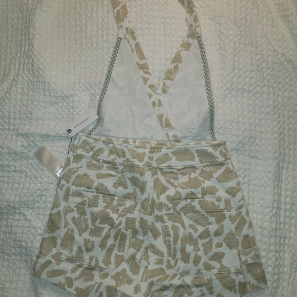 Anthropologie animal print overall shorts size 4 - Picture 2 of 4